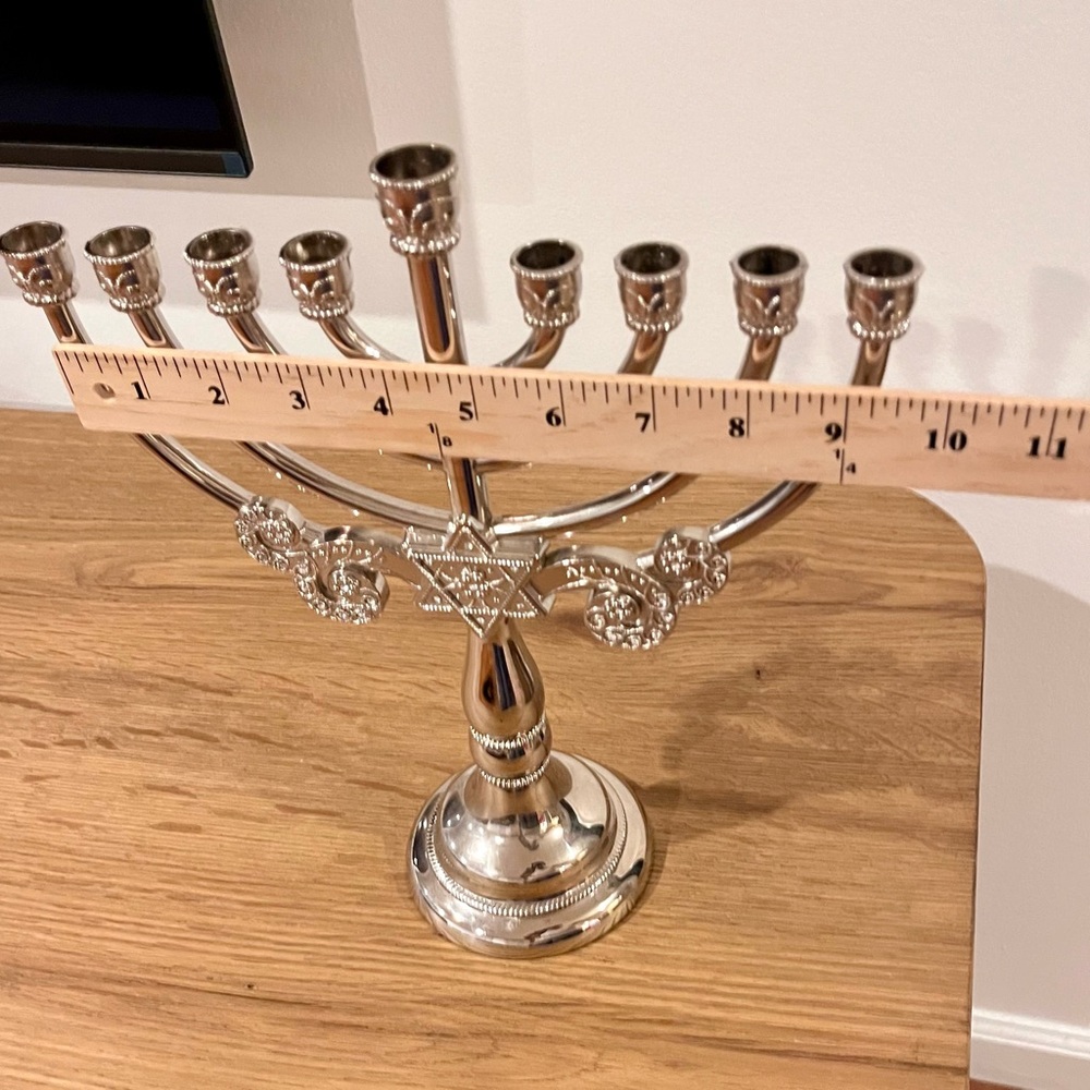 Harvey Lewis Judaica Silver Tone Hanukkah Menorah W/swarovski Crystals - Picture 6 of 10